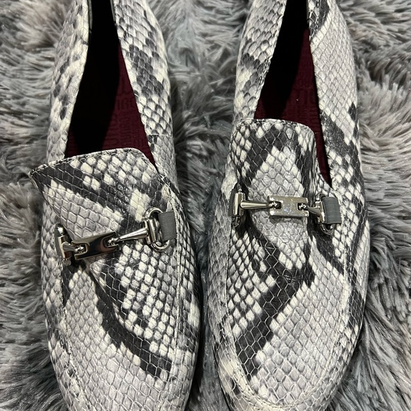 Snake Print loafer Super Cute - Picture 3 of 8